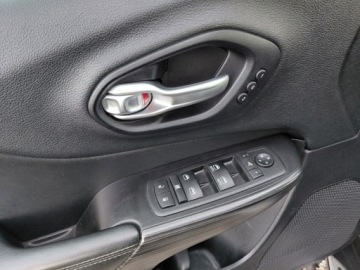 Jeep Cherokee V Terenowy 2.0 MJD 140KM 2014 Jeep Cherokee 4x4 Limited Skora Panorama Navi Klimatronik 2.0 Diesel 140KM, zdjęcie 9