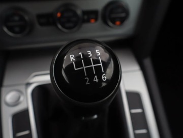 Volkswagen Passat B8 Variant 1.6 TDI 120KM 2015 VW Passat 1.6 TDI, Navi, Klima, Klimatronic, zdjęcie 16