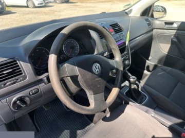 Volkswagen Golf V Hatchback 1.9 TDI 105KM 2008 Volkswagen Golf 1.9 TDI DPF Trendline 105KM 2008r, zdjęcie 15