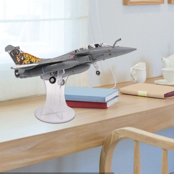 Модель истребителя 1:72, отлитая под давлением