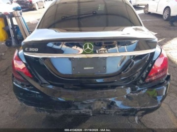 Mercedes Klasa C W205 2019 Mercedes-Benz Klasa C 2019 Mercedes-Benz C-Class C 300 Sedan 2.0 Benzyna, zdjęcie 3