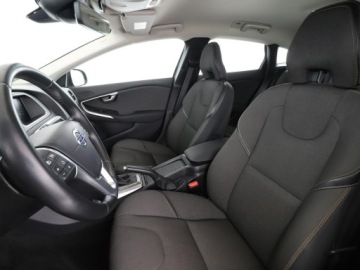 Volvo V40 II Hatchback 2.0 D3 150KM 2015 Volvo V40 Cross Country D3 automat CrossCountry, zdjęcie 12