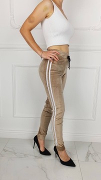 УЗКИЕ БРЮКИ ЖЕНСКИЕ – В ПОЛОСКУ Цвета