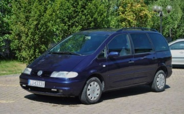 Volkswagen Sharan I 1.9 TDI 110KM 1999 Volkswagen Sharan 1.9 TDI 110KM, 7-Osobowy, Sprawna klima, 1. Wlasciciel o