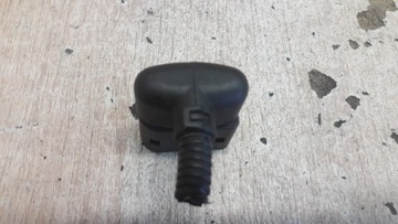 1J0973775A ZÁSTRČKA SVAZEK VW PASSAT B5
