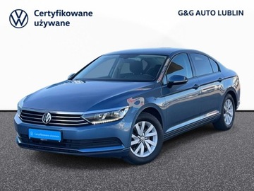 Volkswagen Passat B8 Limousine 1.4 TSI BlueMotion Technology 125KM 2017 Volkswagen Passat Limousine 1.4 TSI BMT 125 KM 6-biegowa manualna Salon Po