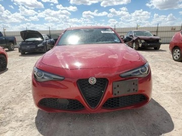 Alfa Romeo Giulia II Sedan Facelifting 2.0 Turbo 280KM 2020 Alfa Romeo Giulia 2020, 2,0L, po gradobiciu 2.0 Benzyna 280KM, zdjęcie 1