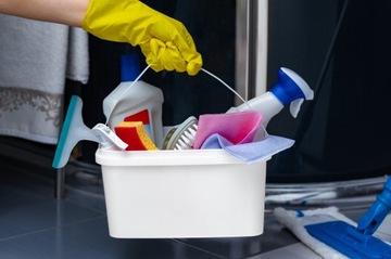 Белое прямоугольное ведро 10л с крышкой для еды.