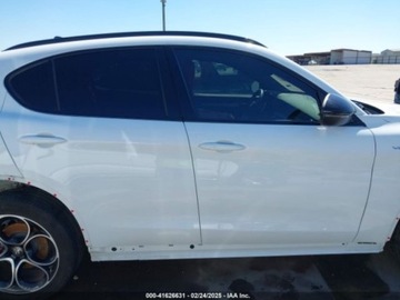 Alfa Romeo Stelvio SUV Facelifting 2.0 Turbo 280KM 2023 Alfa Romeo Stelvio 2023r., 4x4, 2.0L 2.0 Benzyna 280KM, zdjęcie 4