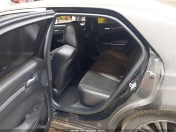 Chrysler 300C II 2012 Chrysler 300 SRT8 2012 6.4 Benzyna 470KM, zdjęcie 12