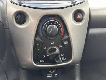 Peugeot 108 1.0 VTi 68KM 2015 Peugeot 108 1.0 benzyna 68KM|Klima|Kamera cofania|, zdjęcie 23