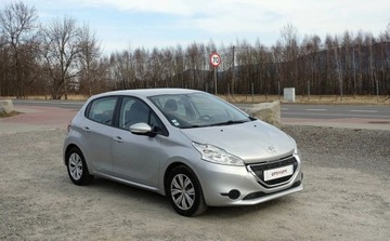Peugeot 208 I Hatchback 3d 1.2 VTI 82KM 2013 Peugeot 208 1.2 VTI 82KM Klimatyzacja Tablet Nierowna praca silnika Pali J, zdjęcie 2