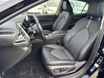 Toyota Camry IX Sedan 2.5 Hybrid Dynamic Force 218KM 2023 Toyota Camry 2.5 Hybrid Prestige CVT 2.5 Hybrid Pr, zdjęcie 13