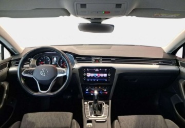 Volkswagen Passat B8 Variant Facelifting 1.5 TSI EVO 150KM 2022 Volkswagen Passat Variant VAT 23 Business 1.5TSI 150KM DSG 2023 r., salon, zdjęcie 13