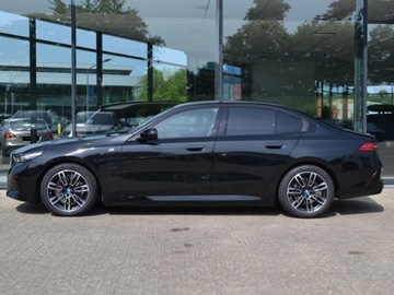 BMW Seria 5 G90-91 Sedan Plug-In 3.0 50e 489KM 2025 BMW Seria 5 550e xDrive Sport Sedan 3.0 (489KM) 2025, zdjęcie 1
