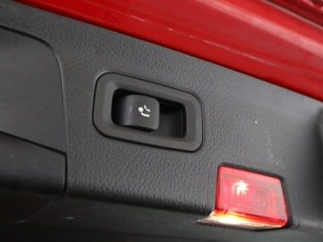 Mercedes Klasa A W177/V177 Hatchback 2.0 220 190KM 2019 Mercedes A 220 Progressive automat półskóra, zdjęcie 38