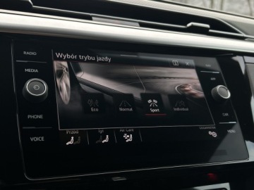 Volkswagen Arteon Fastback Facelifting 2.0 TSI 190KM 2021 Volkswagen Arteon R-Line | Harman Kardon | Kamera, zdjęcie 29