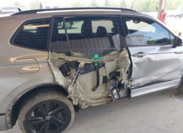 Volkswagen Tiguan II 2023 Volkswagen Tiguan 2023, 2.0L, SE R-LINE BLACK, od ubezpieczalni 2.0 Benzyna, zdjęcie 2