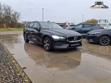 Volvo V60 II  Kombi 2.0 D3 150KM 2020 Volvo V60 2,0 D3 150KM klima elektryka led alu navi tempomat oplacony 2.0, zdjęcie 3