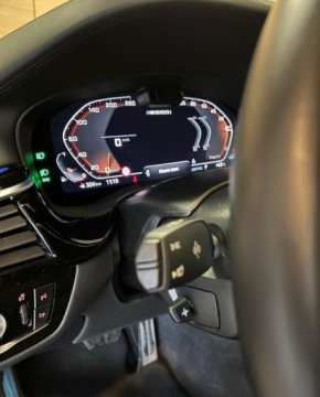 BMW Seria 5 G30-G31 M5 Limuzyna Facelifting 4.4 M550i 530KM 2022 BMW Seria 5 Pelna oferta na R-CARS.pl 4.4 Benzyna 530KM, zdjęcie 18