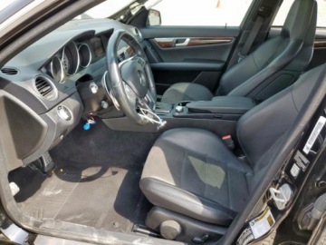 Mercedes Klasa C W205 2014 Mercedes-Benz Klasa C 63 AMG 2014 6.2l 6.2 Benzyna 451KM, zdjęcie 7