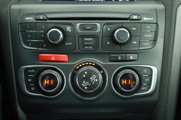 DS 4 I Hatchback (Citroen) 1.6 THP 200KM 2011 Citroen DS4 1.6 THP, Skóra, Navi, Xenon, Bi-Xenon, zdjęcie 16