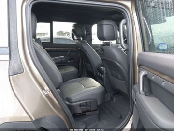 Land Rover Defender IV (L663) 2025 Land Rover Defender 130 P300 S 2025 3.0 Benzyna 296KM, zdjęcie 12