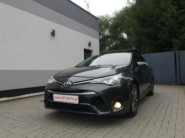 Toyota Avensis III Sedan Facelifting 2015 2.0 D-4D 143KM 2015 Toyota Avensis 2.0 D 143KM Salon Navi Bi-Xenon
