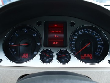 Volkswagen Passat B6 Variant 2.0 TDI-CR DPF 140KM 2008 VW Passat 2.0 TDI, Klima, Klimatronic,ALU, zdjęcie 10