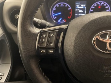 Toyota Yaris III Hatchback 5d Facelifting 2017 1.5 Dual VVT-iE 111KM 2017 Toyota Yaris 1,5-Dual-VVT-iE III (2011-2019) Toyot, zdjęcie 16