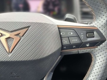 Cupra Ateca Crossover Facelifting 1.5 TSI 150KM 2024 Cupra Ateca TSI 150KM DSG Beats Audio Hak Martwe pole KESSY FV23, zdjęcie 17