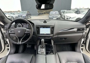 Maserati Levante 3.0 V6 GDI 350KM 2021 Maserati Levante 4X4 LEVANTE 3.0 BENZ 350 KM 2021r Warszawa 3.0 Benzyna, zdjęcie 4