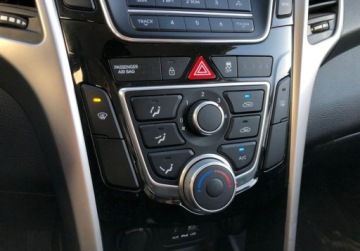 Hyundai i30 II Wagon Facelifting 1.4 MPI 100KM 2017 Hyundai i30 i30 1.4 100KM BlueDrive Base Vat Marza Tempomat, zdjęcie 16