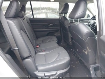 Toyota 2024 Toyota Grand Highlander 2024r., 4x4, 2.4L 2.4 Benzyna 265KM, zdjęcie 9