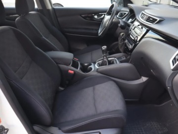 Nissan Qashqai II Crossover 1.2 DIG-T 115KM 2017 Nissan Qashqai 1.2 DIG-T, Salon Polska, zdjęcie 8