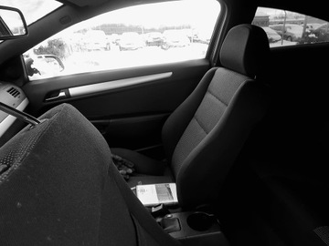 Opel Astra H Hatchback 5d 1.8 ECOTEC 140KM 2008 Opel Astra GT 1.8 benzyna, zdjęcie 20