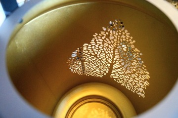 LAMPION MAXI CZARNY Z LIŚCIEM I AKSAMITNĄ RĄCZKĄ