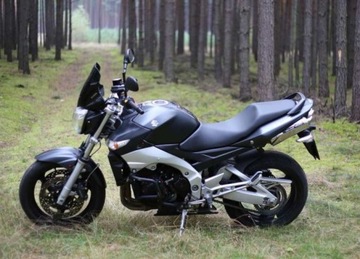 SUZUKI GSR 600 06-10 ПЕРЕДНЯЯ ОСЬ