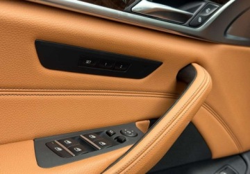 BMW Seria 5 G30-G31 Limuzyna 525d 231KM 2018 BMW Seria 5 525D 231KM Luxury Line, HiFi, Wireless Charging 2.0 Diesel, zdjęcie 22