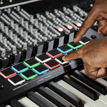 M -audio oxygen pro 49 - midi -клавиатура