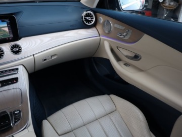 Mercedes Klasa E W213 2019 Mercedes E E 200 4MATIC, Salon Polska, 4X4, zdjęcie 7