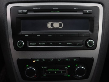 Skoda Octavia II Hatchback Facelifting 1.8 TSI 160KM 2012 Skoda Octavia 1.8 TSI, Salon Polska, Klima, zdjęcie 11