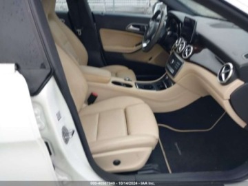 Mercedes CLA C118/X118 2019 Mercedes-Benz CLA 2019r. 250, 2.0l., od ubezpieczalni 2.0 Benzyna 208KM, zdjęcie 8