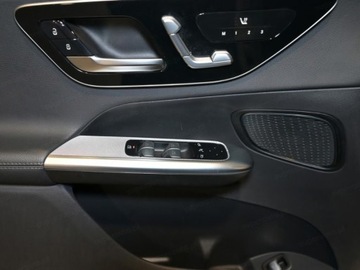 Mercedes GLC C254/X254 Coupe 2.0 200 204KM 2025 GLC Coupe 200 4-Matic Avantgarde 2.0 (204KM) 2025, zdjęcie 12