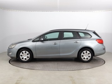 Opel Astra J Sports Tourer 1.7 CDTI ECOTEC 110KM 2011 Opel Astra 1.7 CDTI, Salon Polska, Klima, zdjęcie 2