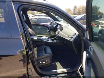BMW X7 2021 BMW X7 M50i 2021 4.4l 4.4 Benzyna 523KM, zdjęcie 9