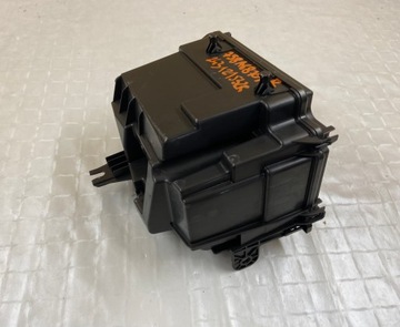 КОРПУС БЛОКА ПРЕДОХРАНИТЕЛЕЙ TRAFIC III VIVARO B 758a68701r