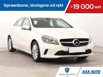Mercedes Klasa A W176 Hatchback 5d Facelifting 180 122KM 2016 Mercedes A A 180, Salon Polska, 1. Właściciel
