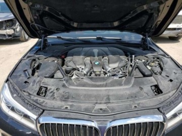 BMW Seria 7 G11-G12 2018 BMW Seria 7 Bmw 750 xi 4.4 Benzyna 600KM, zdjęcie 10