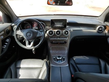Mercedes GLC C253 2018 Mercedes-Benz GLC 300 4Matic 2018 2.0l 2.0 Benzyna 241KM, zdjęcie 8